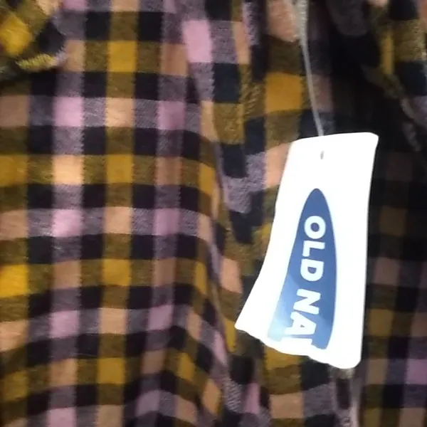 FINAL MARKDOWN Ladies' NWT Old Navy Flannel Top (L) - Image 4