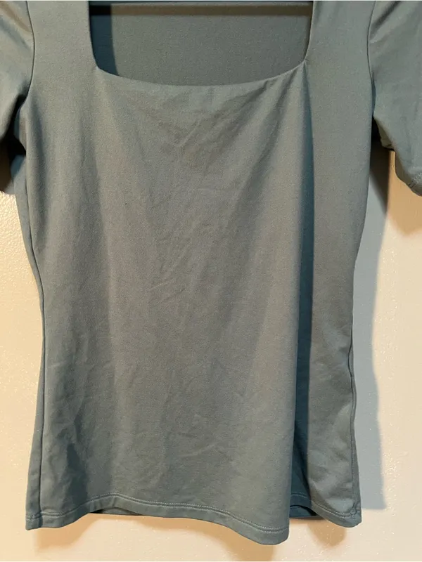 H&M Women's Size XS Square-Neck Top Sage Green Short Sleeve Stretch Soft Fitted - Image 5