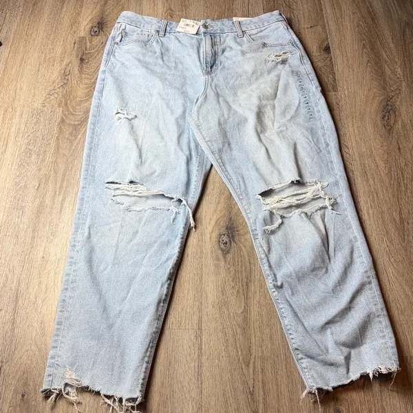 American Eagle Curvy Mom Jeans | Super High Rise | Light Wash Size 18 - Image 4