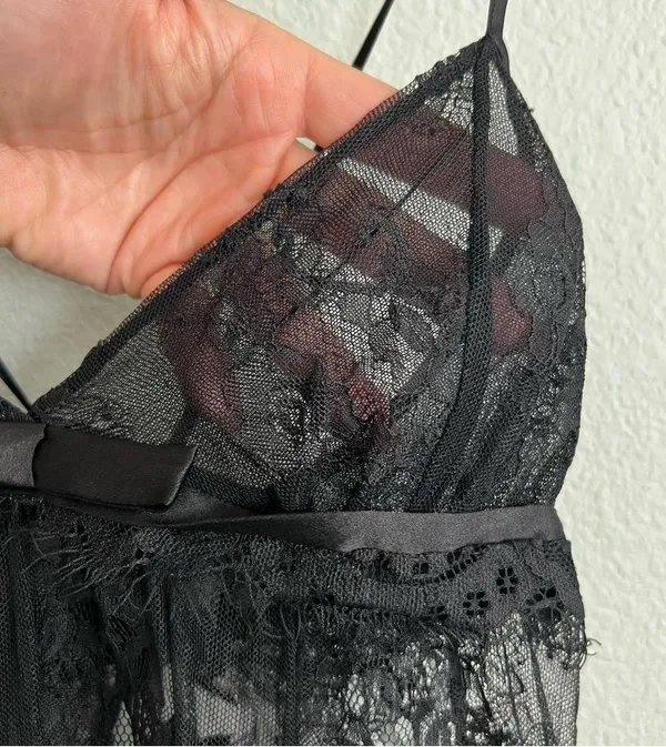 Victoria’s Secret Black Lace See Through Scalloped Babydoll Chemise. Size Large - Image 4