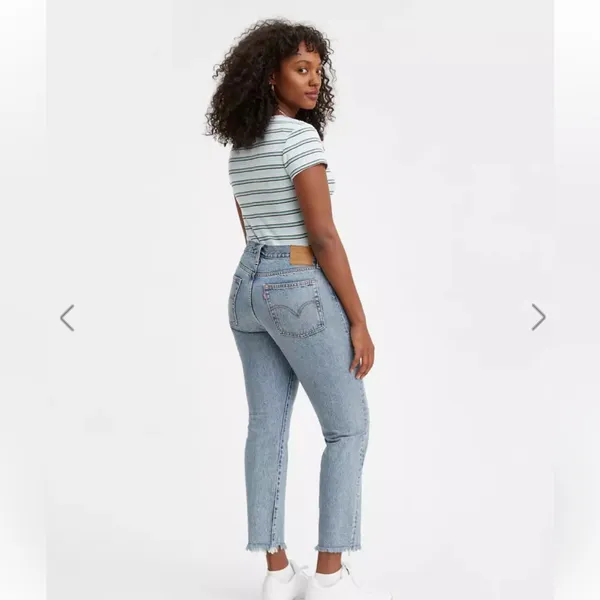 Levi's Wedgie Icon Fit Ankle Jeans Medium Wash Size 28‎ - Image 3