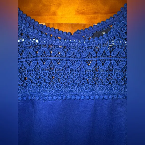 GAP Royal Blue Crochet Yoke Shift Dress Women’s Size S Short Sleeve Boho - Image 5