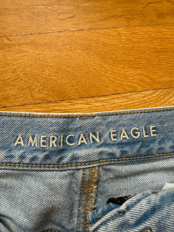 American Eagle Mom Jeans Ripped - Image 2