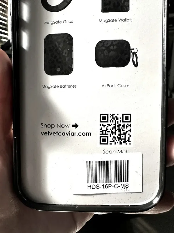 Velvet Caviar Houndstooth iPhone 16 Pro Case Black White Plaid - Image 4