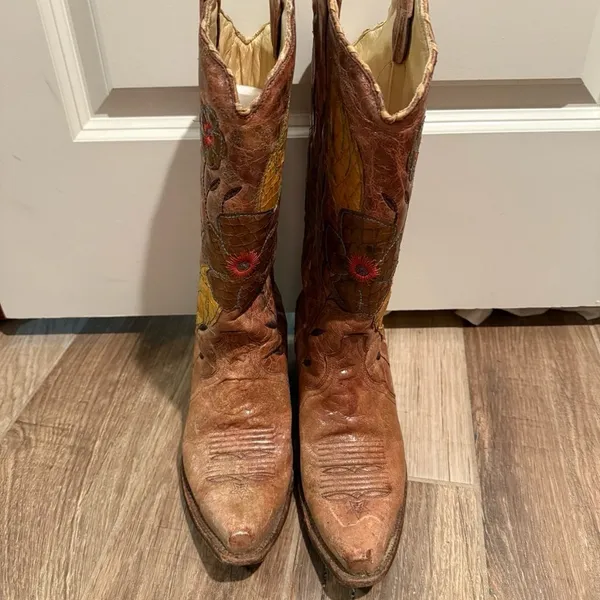 Corral Boots Women's Daisy Overlay Snip Toe Western Boot - Image 3