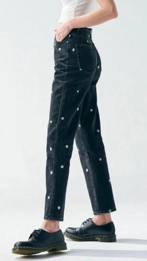 PacSun Black White Daisy Embroidered High Raise Straight Jeans - Image 4