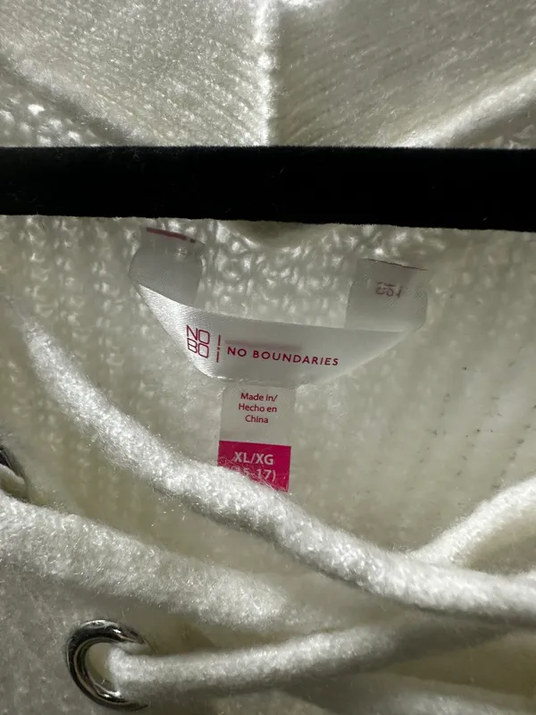 Sweater White Size XL - Image 3
