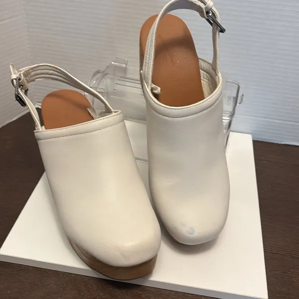Universal Threads Cream Slingback Mules - Image 3