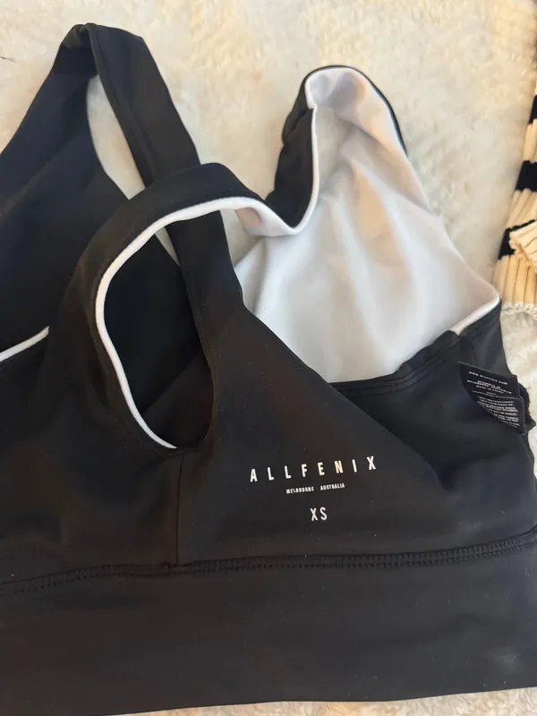 Boutique Cropped Workout Top - Image 3