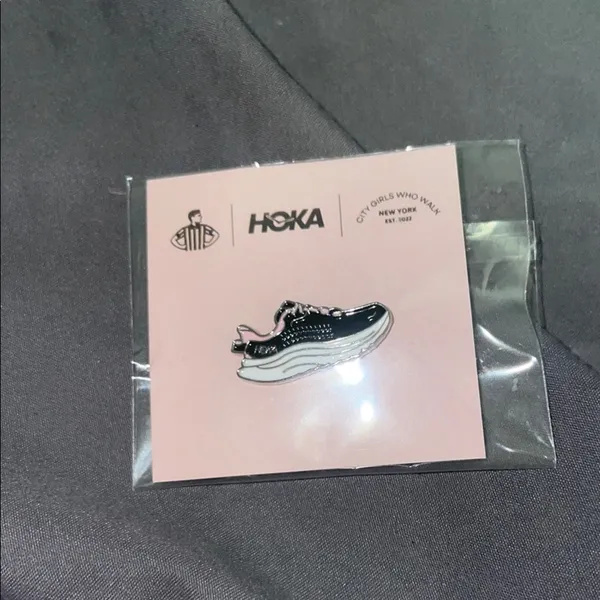 Hoka sneakers pin - Image 2