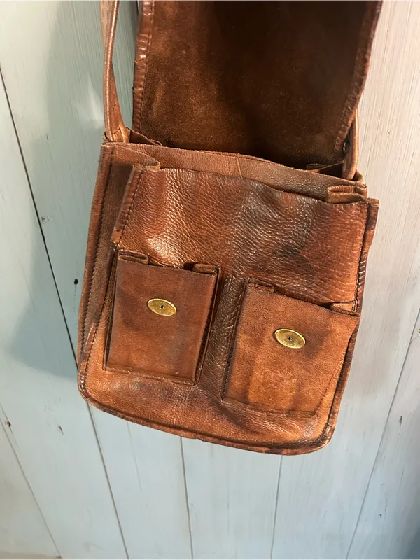 Vintage 1970’s Dark Brown Leather Shoulder Saddle Bag with Front Pockets - EUC - Image 3