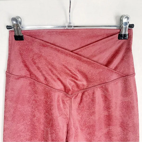 OFFLINE X AERIE | Pink Wax Coated Crossover Leggings Sz M - Image 5