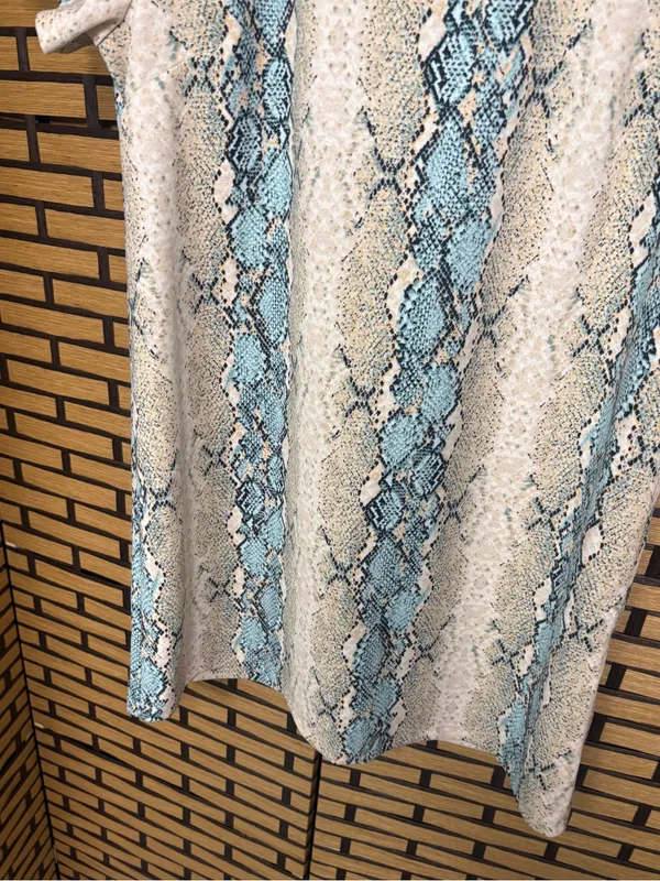 Entro tan and blue snakeskin print shift dress size large - Image 4