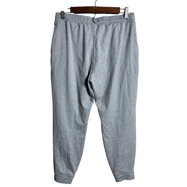 Vuori Performance Jogger Women S in Light Heather Grey DreamKnit - Image 2