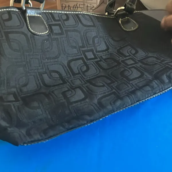 Black Handbag with a touch Of class - Image 4