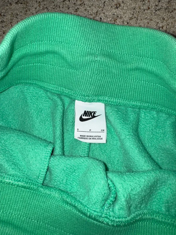Nike Fleece Shorts Women’s - Image 4