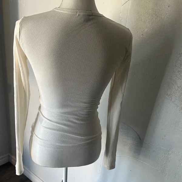 True Religion White Ruched Long Sleeve Blouse - Image 4