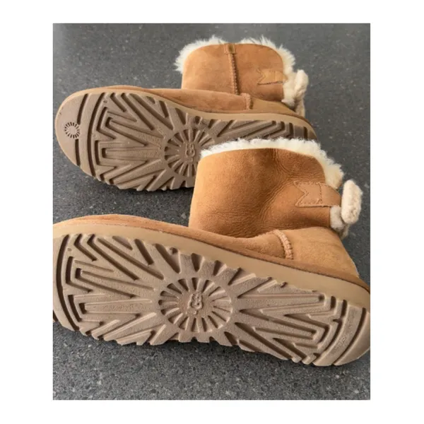 UGG Mini Bailey Knit Bow Boots in classic chestnut suede size 8 - Image 10