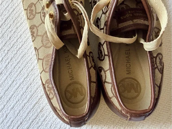 MK Logo Low-Top Sneakers Size 8.5 - Image 7