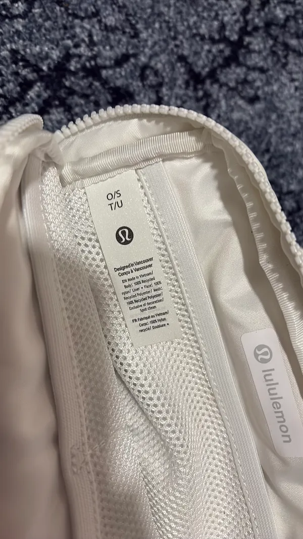 Lululemon Belt Bag Everywhere 1L White - Image 4