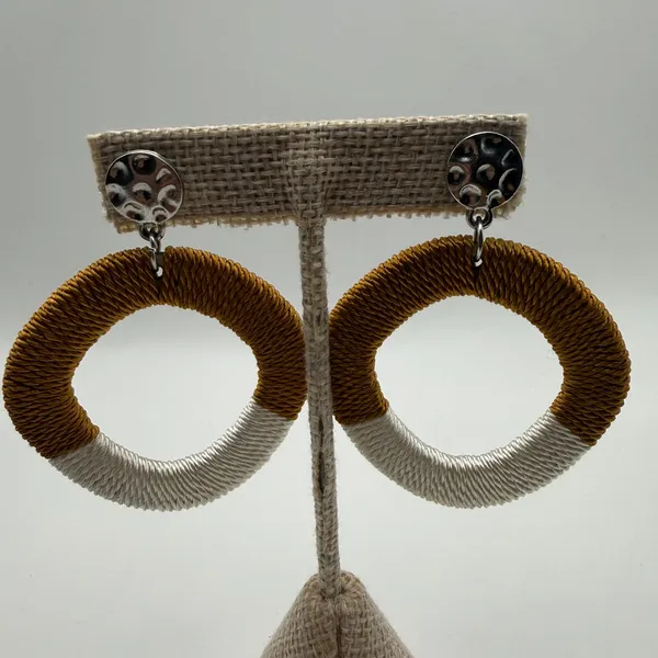 Boho Beachy Relaxed Coastal Earth Colors Hoop Earrings OS Gold White - Image 2