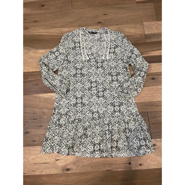 ZARA Size 6 Blouson Cottagecore Green & White Dress Puff Sleeves Lace V‑Neck - Image 3