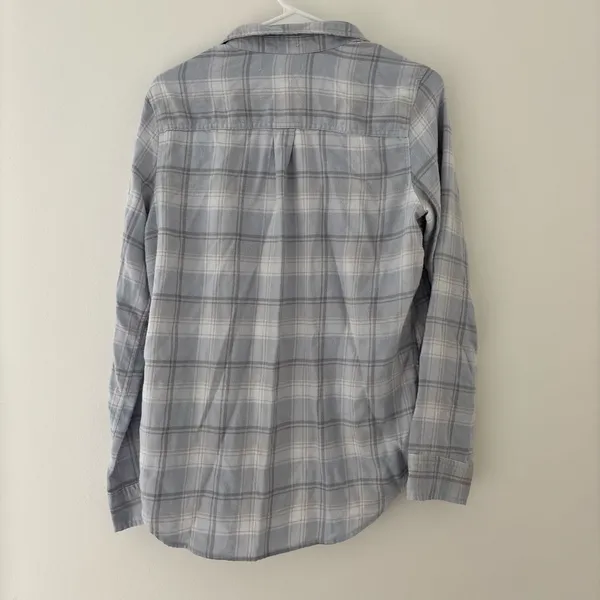 Hollister Co. white and light blue plaid button-up shirt - Image 3