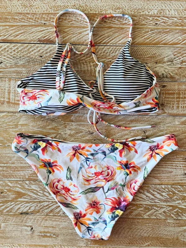 🌺Cupshe Reversible Floral & Striped Bikini Set🌺 ~medium - Image 6
