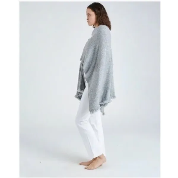 Beryll Cashmere Serape | Light Gray Oversized Blanket Scarf With‎ Stretch Size M - Image 3