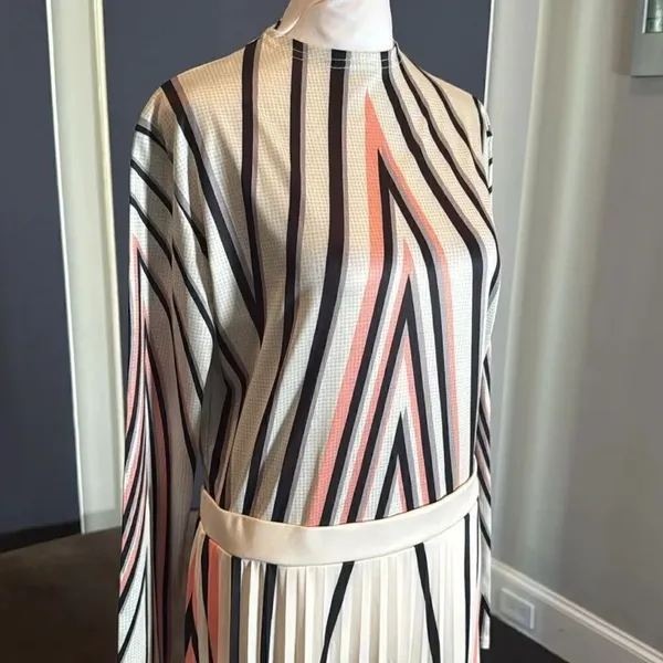 Women’s Long Sleeve Printed Casual Maxi Dress with Pleated Skirt Size M - Image 5