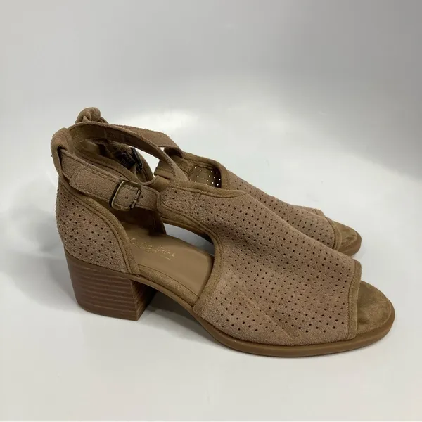 Koolaburra‎ by UGG perforated heeled sandals size 6.5 - Image 2
