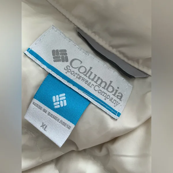 COLUMBIA puffer coat - needs some TLC ❄️ - Image 7