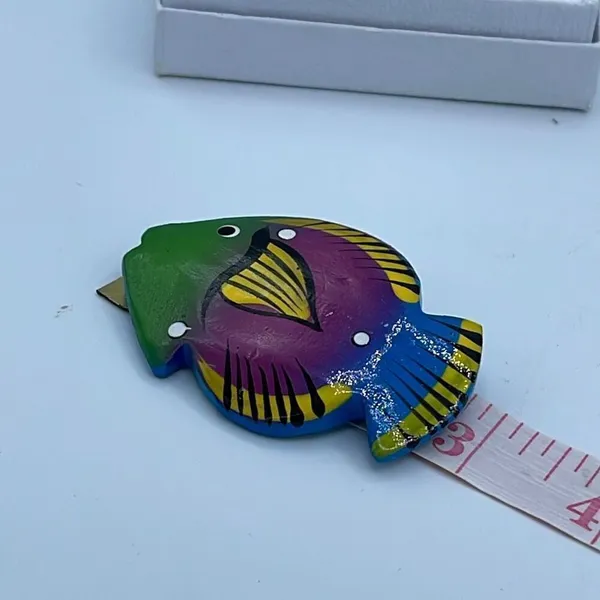 Bright fun Artisan made lightweight wooden fish brooch - Image 5