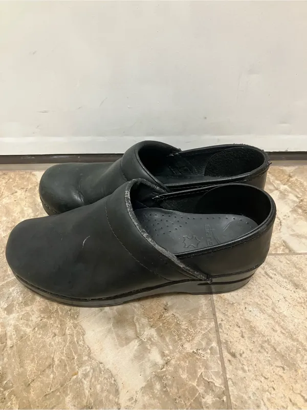 Dansko Professional Black Leather Clogs 7.5 - Image 3