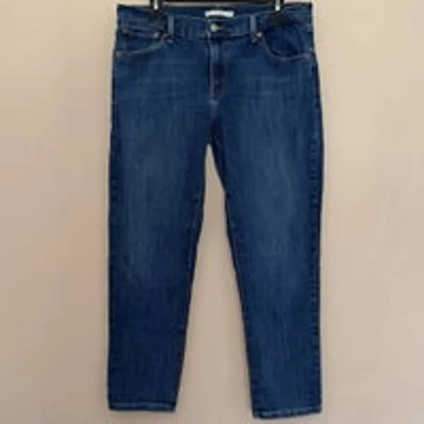 Levi's Women’s Mid Rise Boyfriend Denim Medium Wash Jeans‎ Size 31 - Image 3