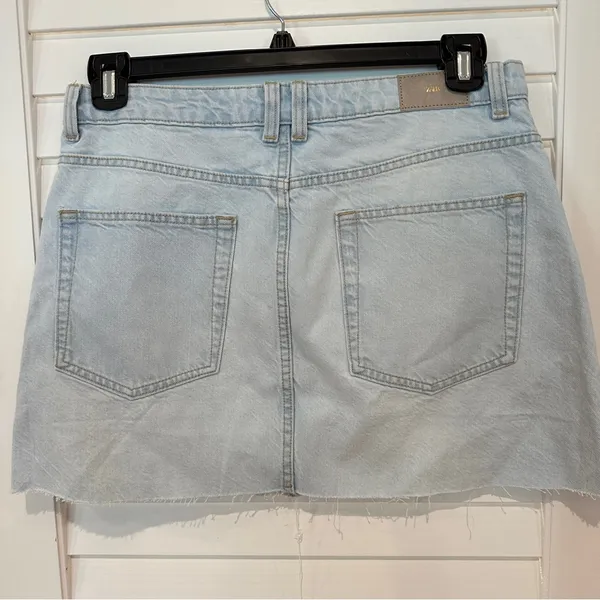 New Zara Ripped Denim Mini Skirt Sz L Distressed Hem Light Blue NWT - Image 8