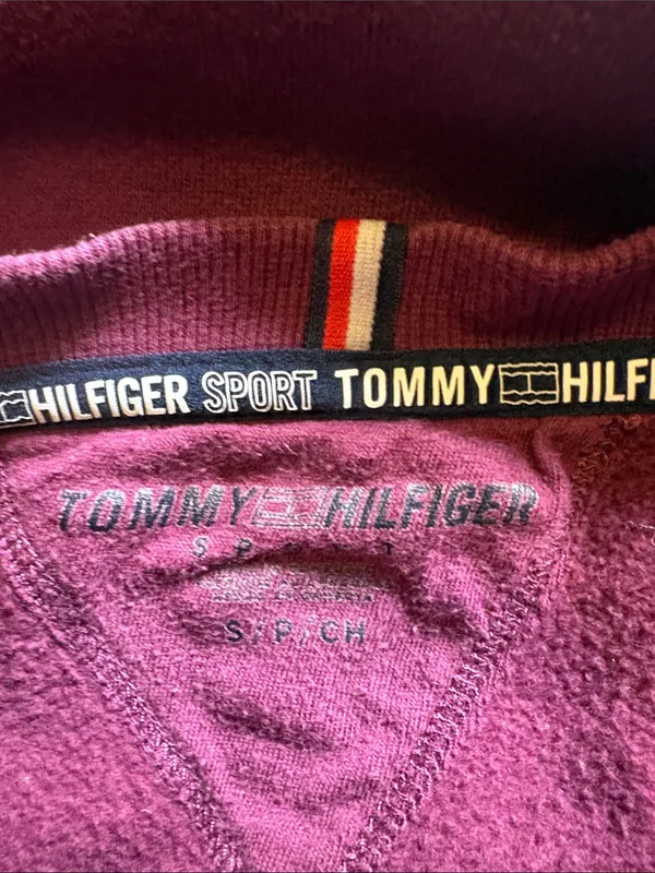 Tommy Hilfiger Small Burgundy Cropped Crewneck Sweatshirt - Image 3