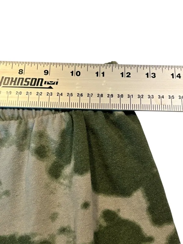 Guns N' Roses Women's Green Tie-dye Cropped Lounge Pants. - Image 4