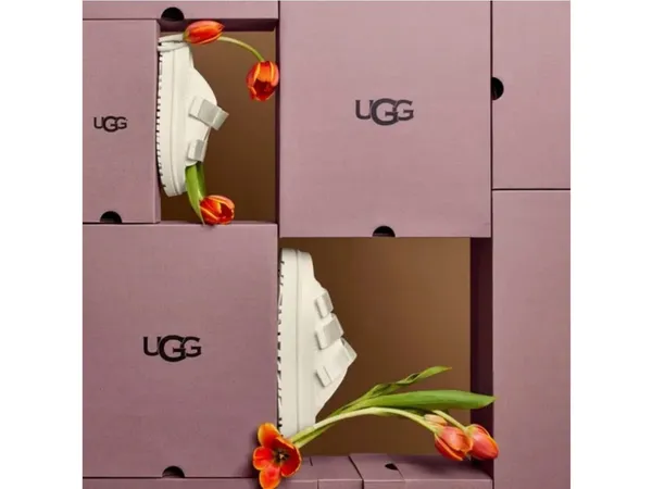 UGG Goldenglow Platform Slide Sandal - Image 4