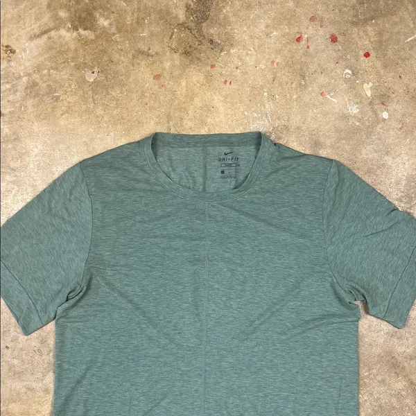 Nike Heathered Green Dri-Fit Short Sleeve Tee Size: Large - Image 2
