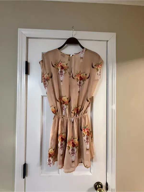 Show Me Your MuMu Blush Floral Keyhole Romper - Image 6
