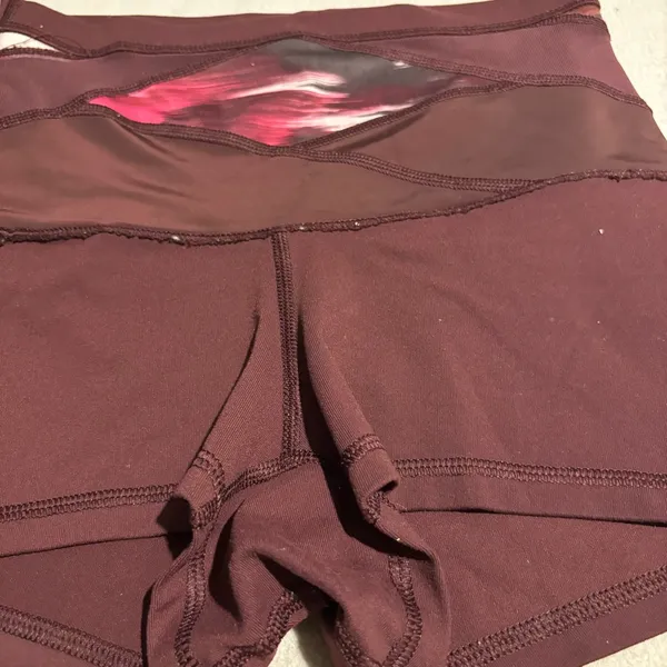 Lululemon athletica burgundy boogie shorts size 4 - Image 4