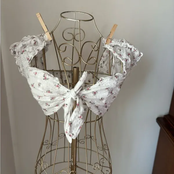 Princess Polly Floral Tie Front Crop Top White Size 2 - Image 3