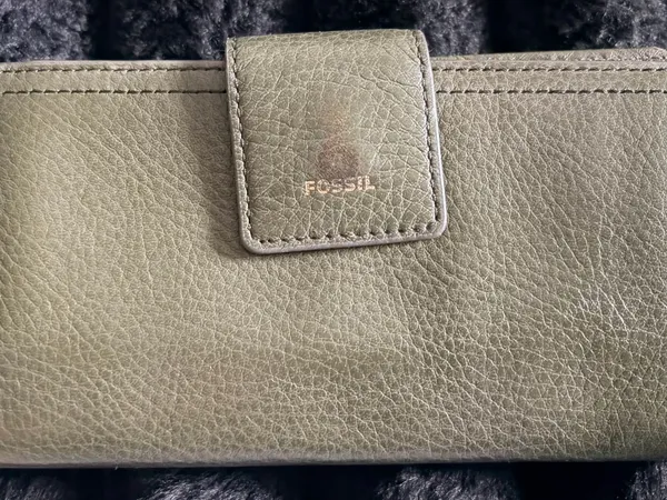Fossil Olive Leather Snap Wallet with Pebble Texture - Image 3