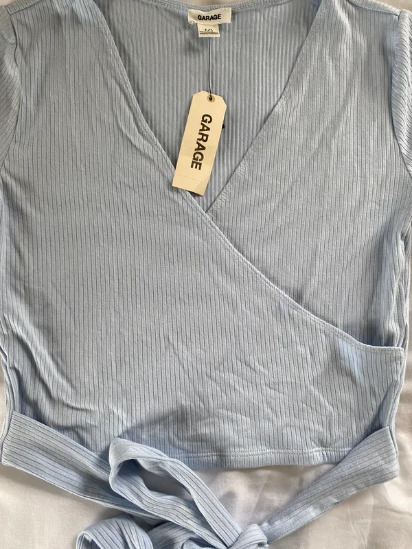 Top - Image 2