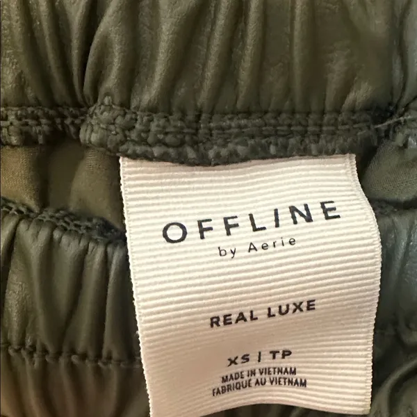 OFFLINE by Aerie Real Luxe Wide‎ Leg Faux Leather Pants Olive Green Size XS - Image 4
