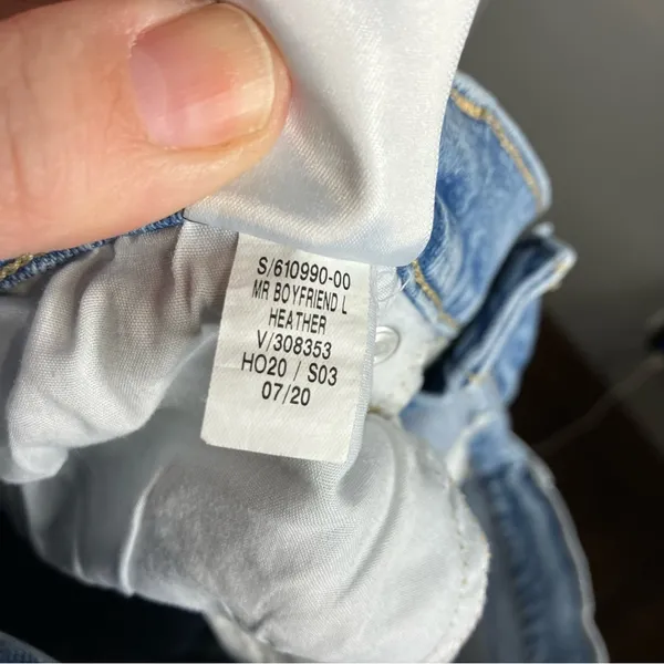 Old navy boyfriend mid rise Jeans distressed destroyed acid Wash size 12‎ - Image 7