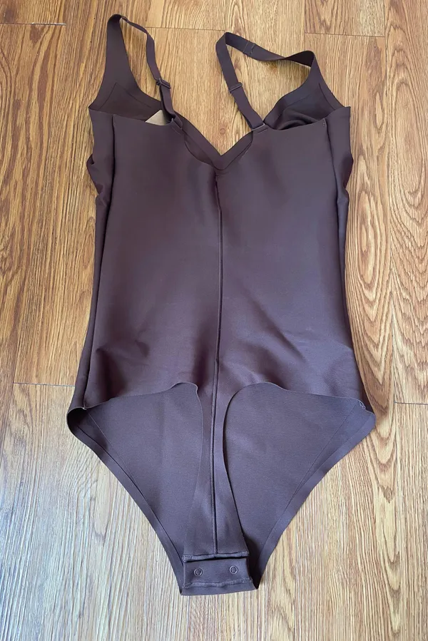 SKIMS unlined plunge thong bodysuit NWT Size xl - Image 10