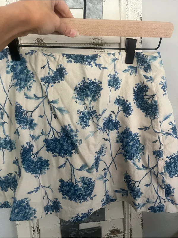 Abercrombie & Fitch Blue Floral Mini Skirt - White & Blue Print - Image 3