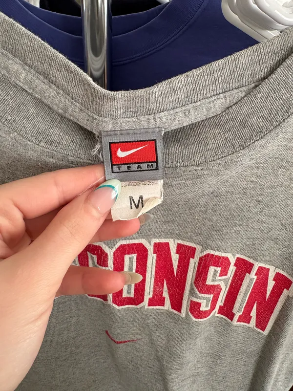 Vintage Nike Women’s Wisconsin Shirt - Image 3